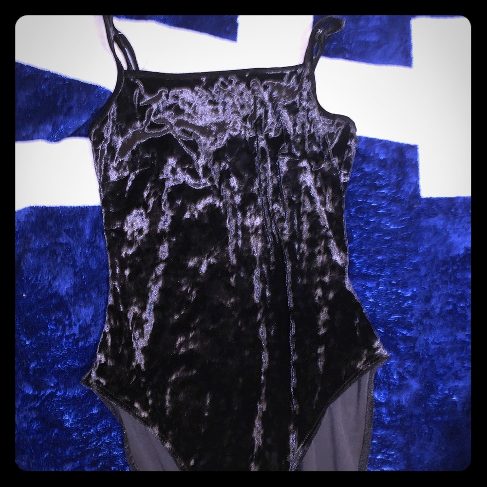 Velvet body suit 🖤